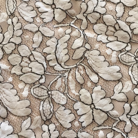 Lulu’s delicate lace dress - Picture 5 of 5